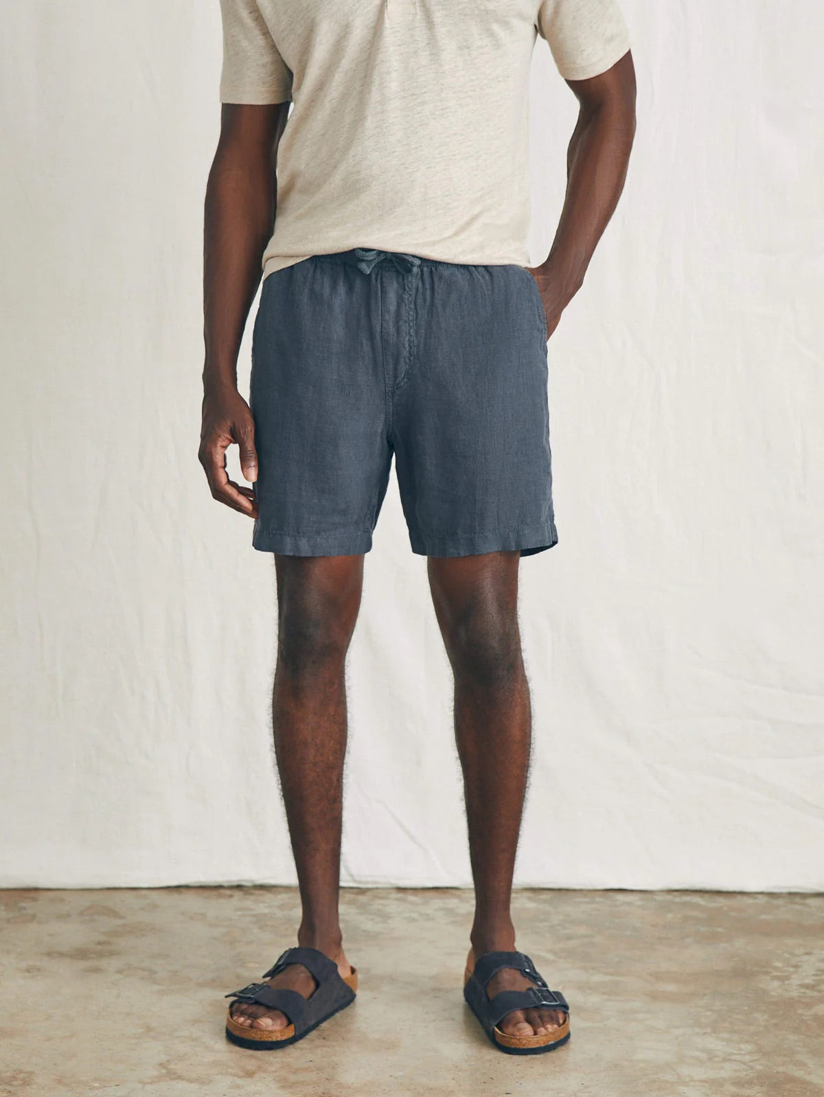 Men’s Faherty Essential Linen Short 6.5”