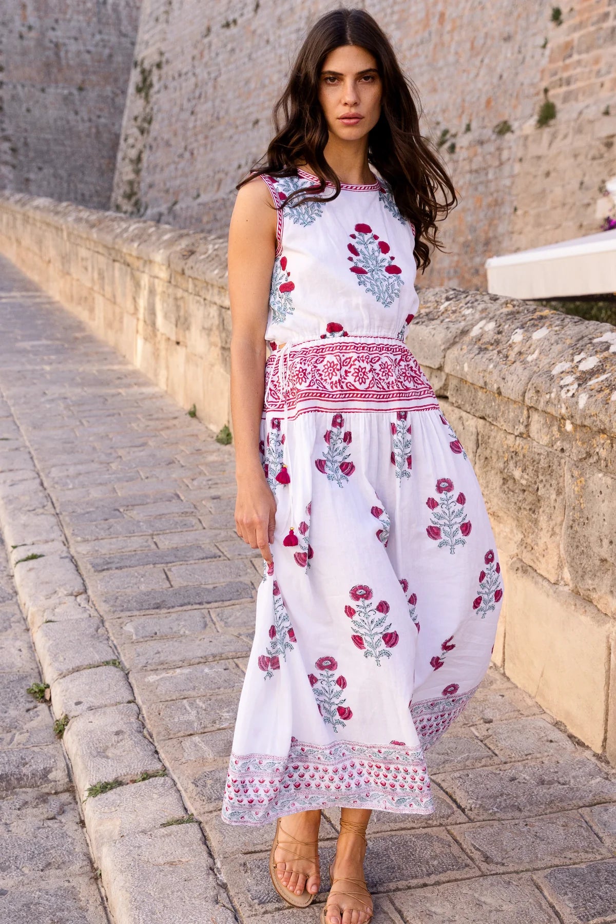 OLIPHANT SLEEVELESS PIPED MAXI- NAPA RED