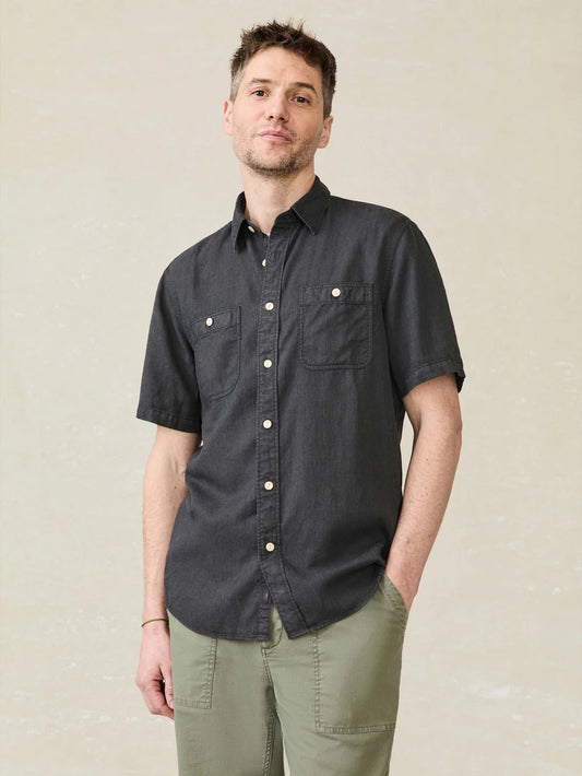 Faherty Men’s Short Sleeve Tried & True Chambray Shirt
